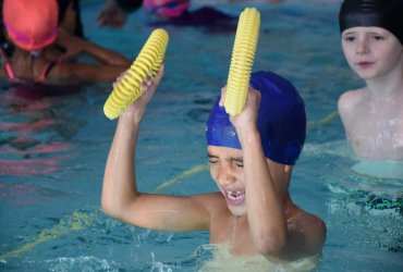 "LES CLASSES BLEUES" À LA PISCINE